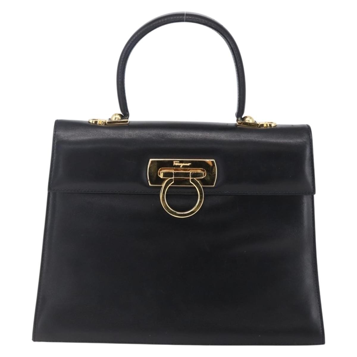 Salvatore Ferragamo Gancini Leather Black Leather Shoulder Bag Bag (Pre-Owned)