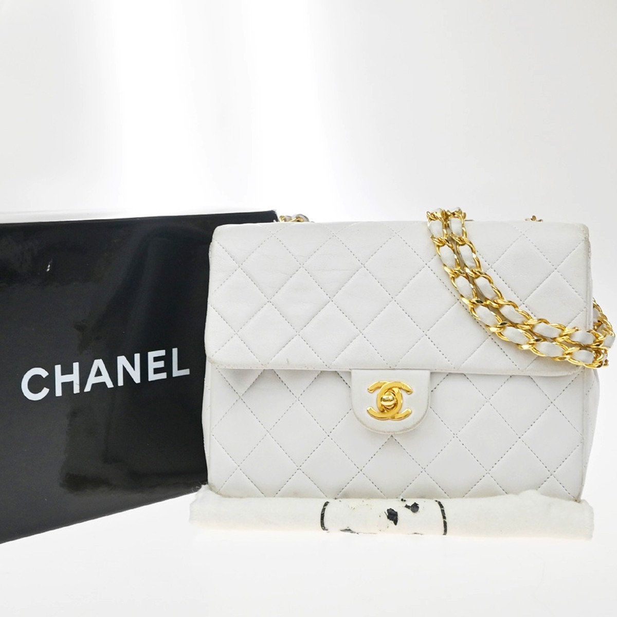 Chanel Vintage Square Classic Flap Quilted Lambskin White Leather Shoulder Bag Bag (Pre-Owned)