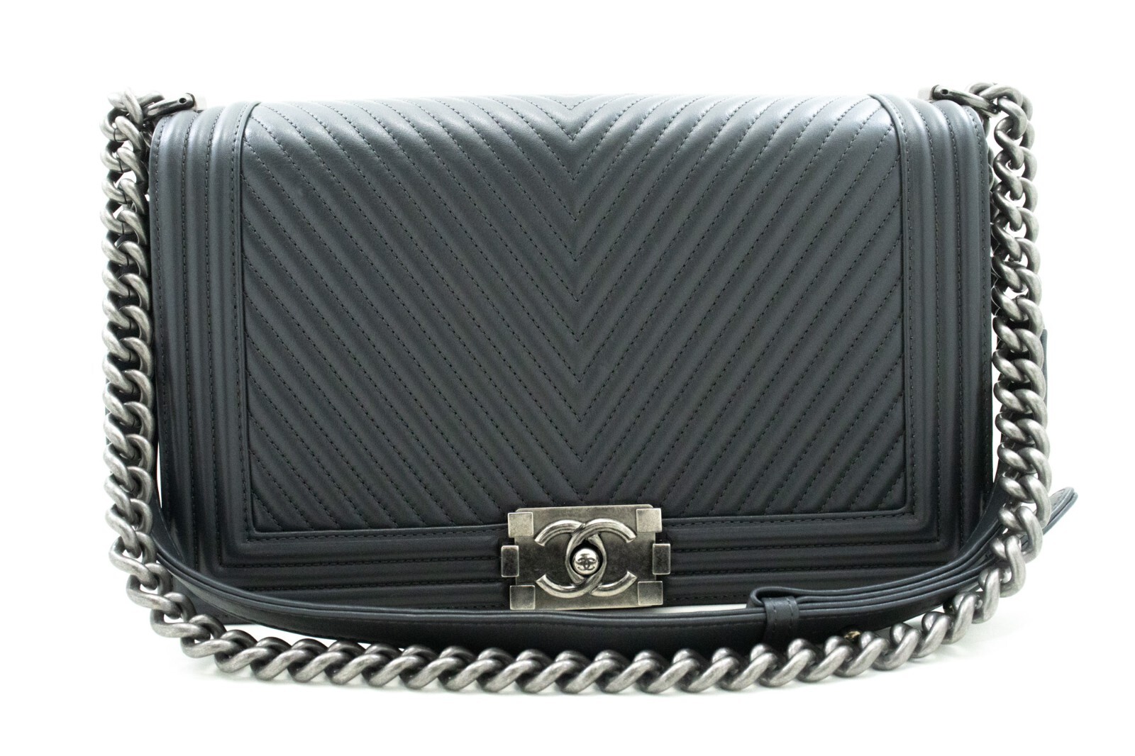 Chanel Boy Flap Chevron Calfskin Gray Calfskin Handbag (Pre-Owned)