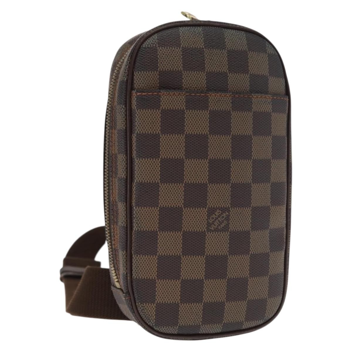 Louis Vuitton Pochette Clutch Monogram Miroir Pvc Silver Pvc Clutche & Pouche Bag (Pre-Owned)