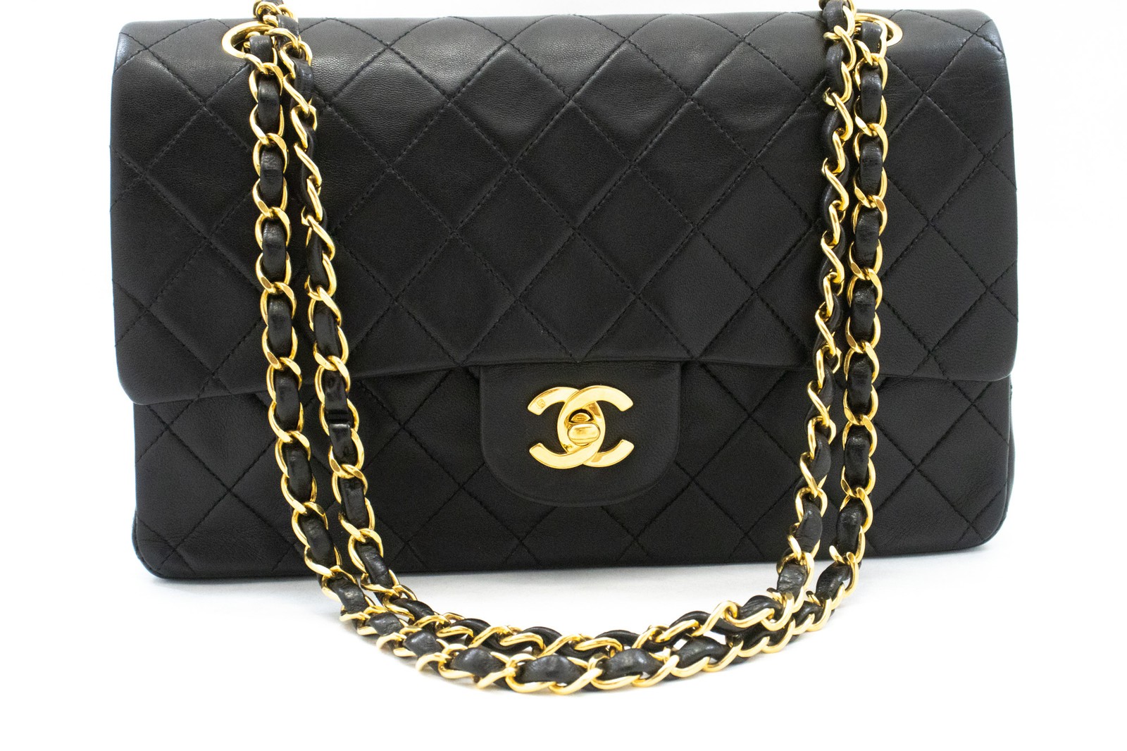 Chanel Classic Flap Lambskin Black Leather Crossbody Bag Bag (Pre-Owned)