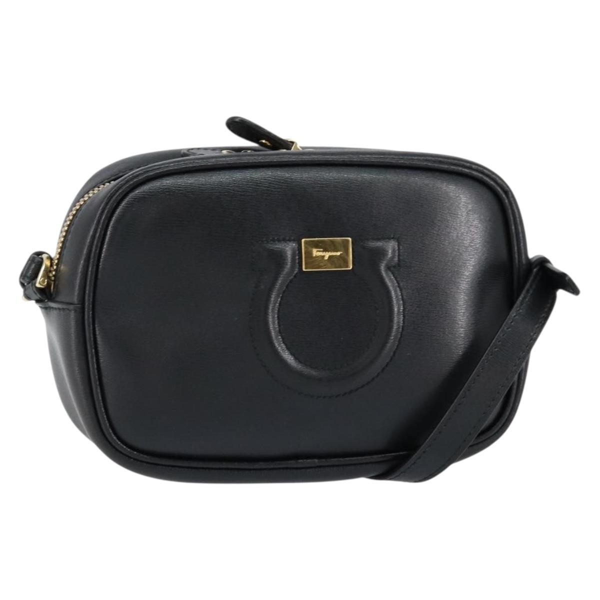 Salvatore Ferragamo City Camera Leather Black Leather Handbag (Pre-Owned)