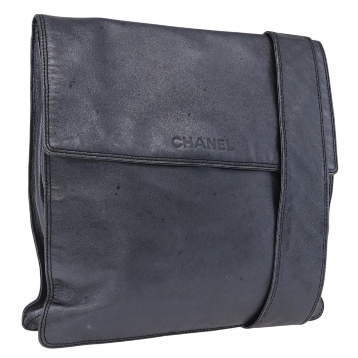 Chanel Vintage Logo Flap Messenger Leather Blue Leather Handbag (Pre-Owned)