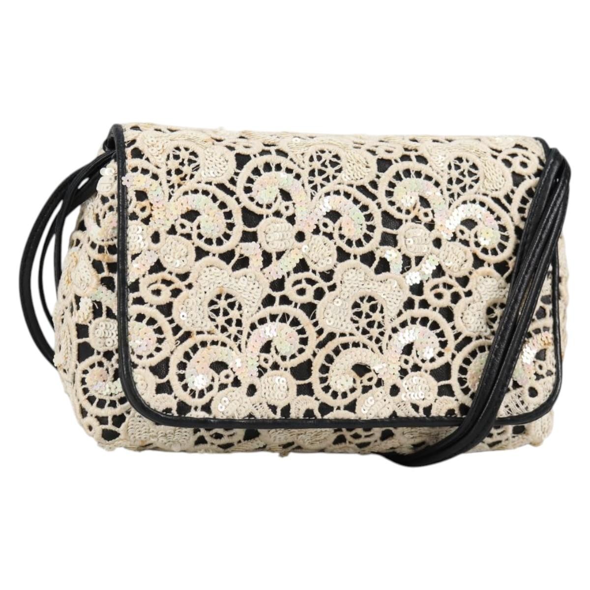 Chanel Floral Cc Flap Leather White Leather Shoulder Bag Bag (Pre-Owned)