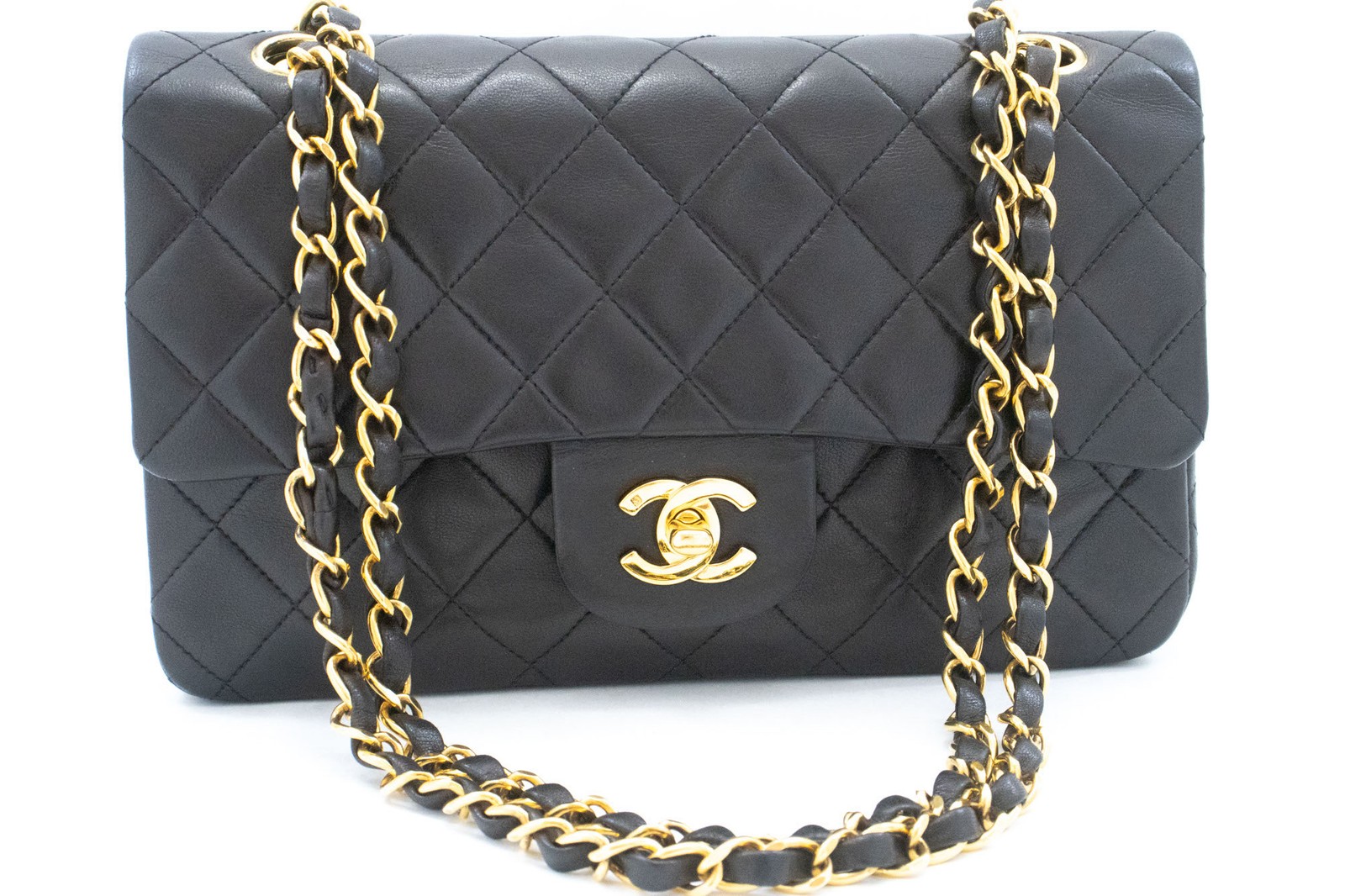 Chanel Classic Flap Lambskin Black Leather Crossbody Bag Bag (Pre-Owned)